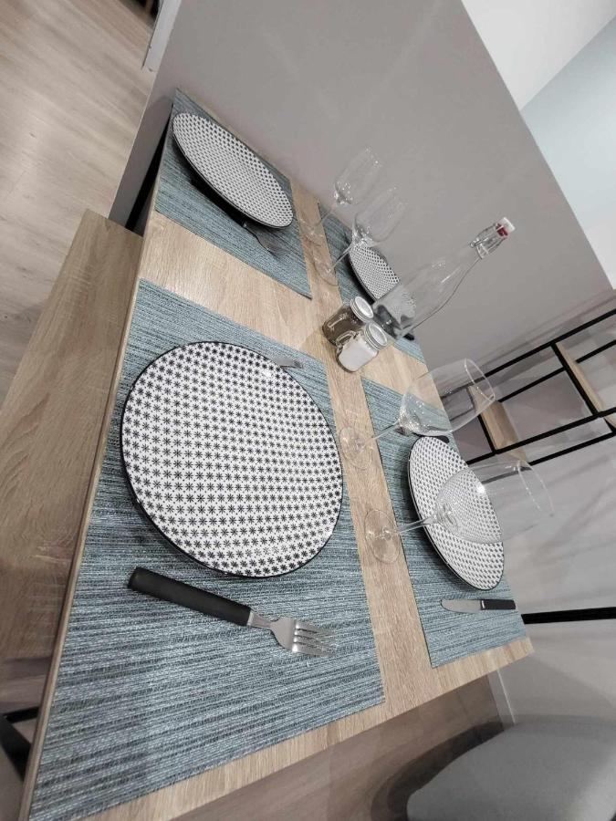Appartement Canada 1 Valenciennes Bagian luar foto